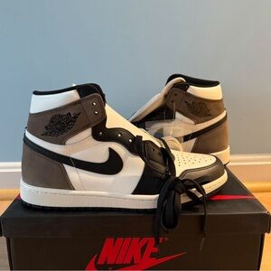 Jordan 1 Retro High Mochas